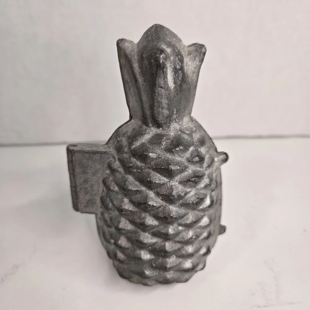 Vintage Pewter Pineapple Shaped Hinged Ice Cream Or Chocolate Mold #156